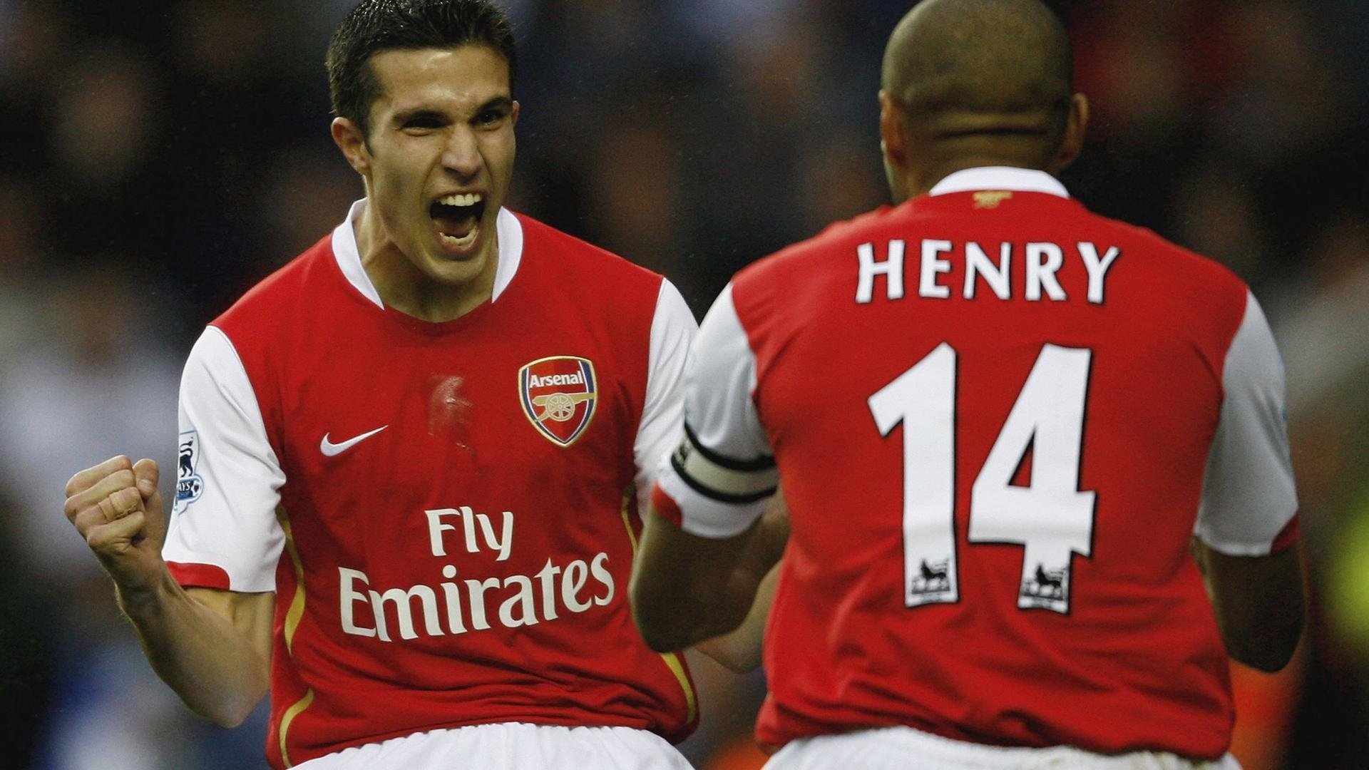 “青训基地引入国际先进设备，培养更具竞争力的人才”，青训中心