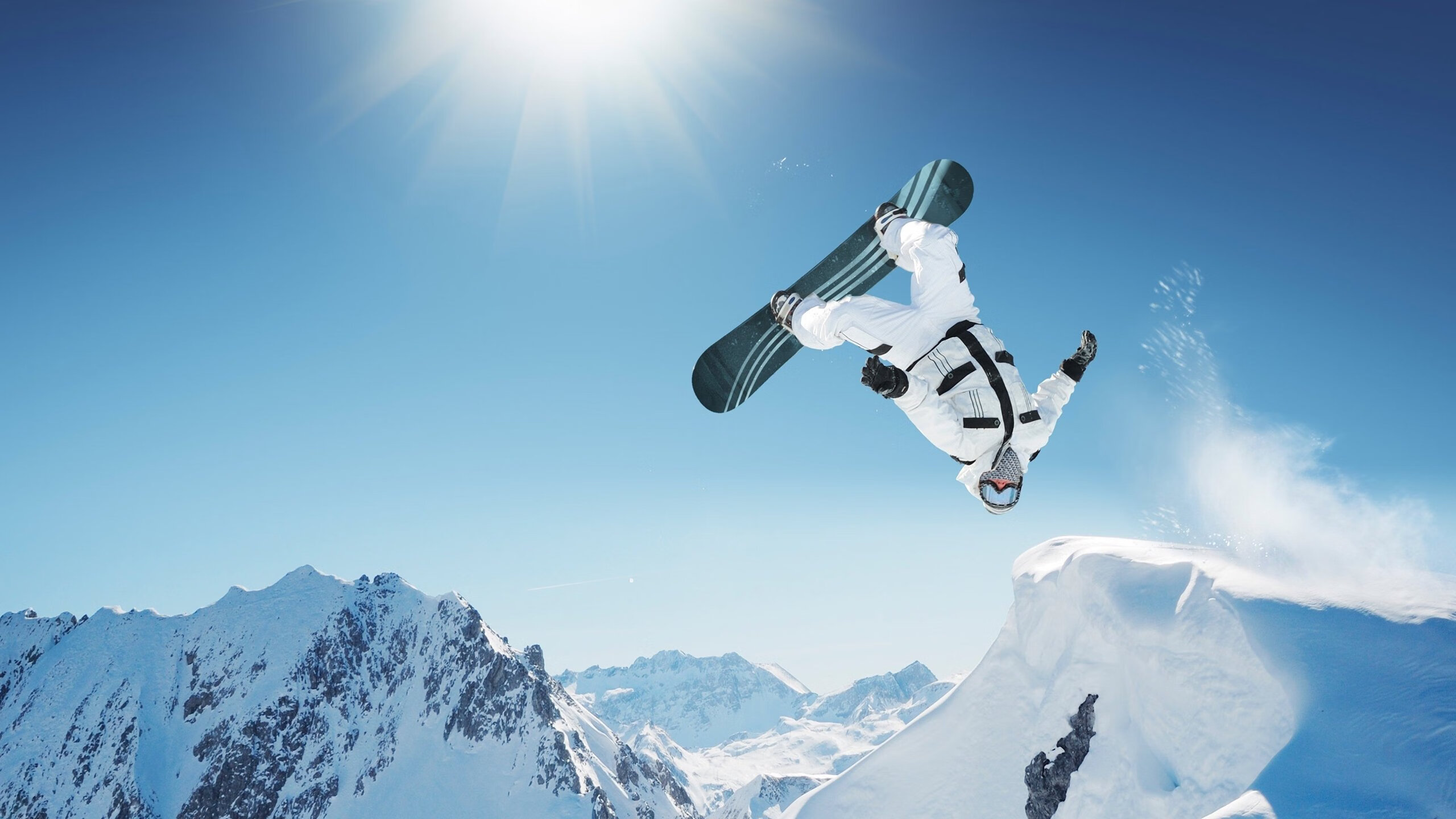 伊朗队战术曝光：在冰地用地毯拖球，伊朗的地毯优点