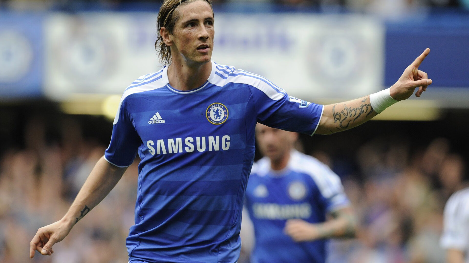 前锋连续进球，表现火爆引发球迷关注，前锋进球排名